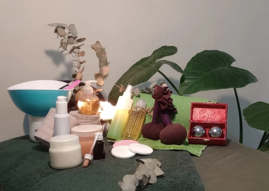 Equipo de estética facial con tecnología LED